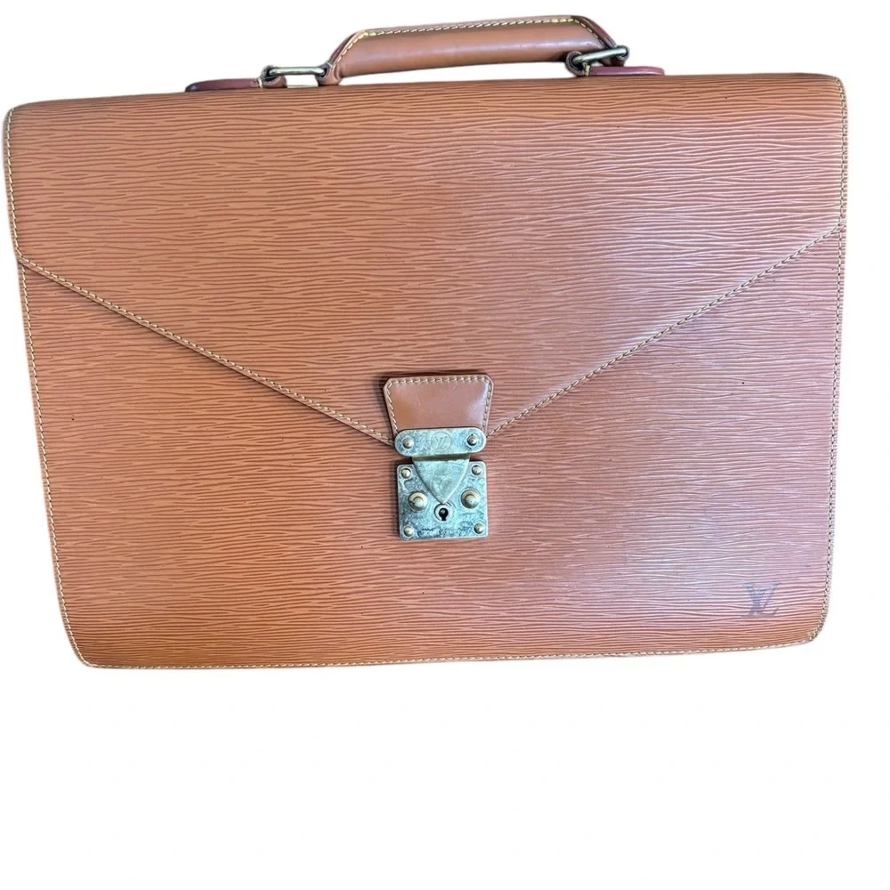 Vintage Louis Vuitton Cognac Epi briefcase- interiorr pocket needs TLC